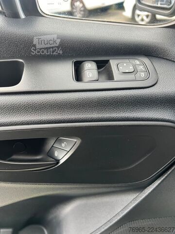 Dubă cu acoperiș înalt MERCEDES-BENZ Sprinter 215 9G-TR HOCH+LANG KLIMA 3-SITZ KAMERA