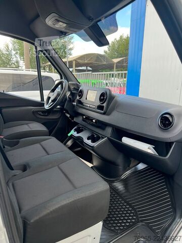 Dubă cu acoperiș înalt MERCEDES-BENZ Sprinter 215 9G-TR HOCH+LANG KLIMA 3-SITZ KAMERA