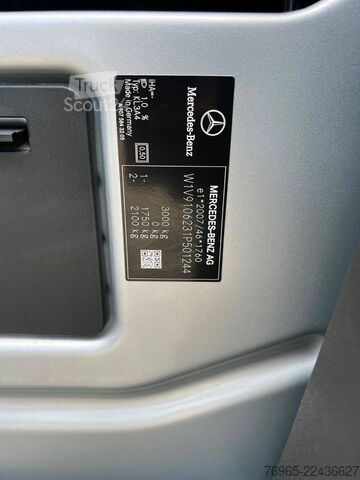 Dubă cu acoperiș înalt MERCEDES-BENZ Sprinter 215 9G-TR HOCH+LANG KLIMA 3-SITZ KAMERA