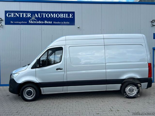 Duba panelată MERCEDES-BENZ Sprinter 215 9G-TR HOCH+LANG KLIMA 3-SITZ KAMERA