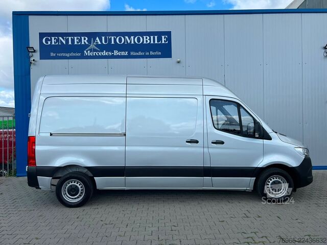 Duba panelată MERCEDES-BENZ Sprinter 215 9G-TR HOCH+LANG KLIMA 3-SITZ KAMERA