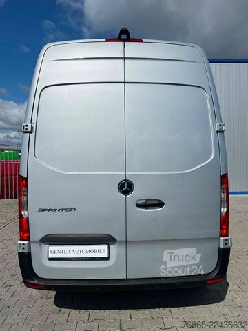Duba panelată MERCEDES-BENZ Sprinter 215 9G-TR HOCH+LANG KLIMA 3-SITZ KAMERA