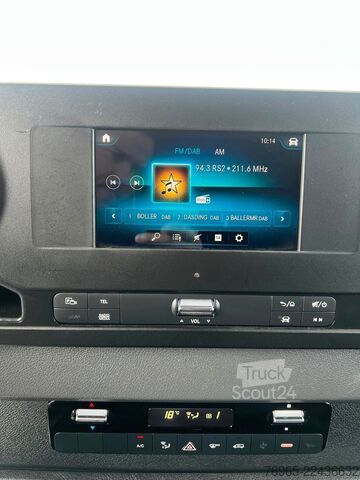 Duba panelată MERCEDES-BENZ Sprinter 215 9G-TR HOCH+LANG KLIMA 3-SITZ KAMERA