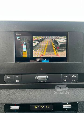 Duba panelată MERCEDES-BENZ Sprinter 215 9G-TR HOCH+LANG KLIMA 3-SITZ KAMERA