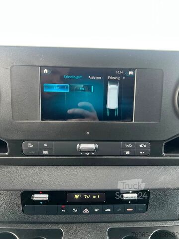 Duba panelată MERCEDES-BENZ Sprinter 215 9G-TR HOCH+LANG KLIMA 3-SITZ KAMERA
