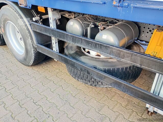 Flakbil Mercedes-Benz 2545