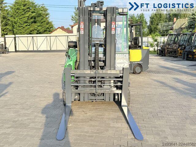 četvorosmerni viljuškar Combilift CB3000 DIESEL TRIPLEX 4900 POSITIONER