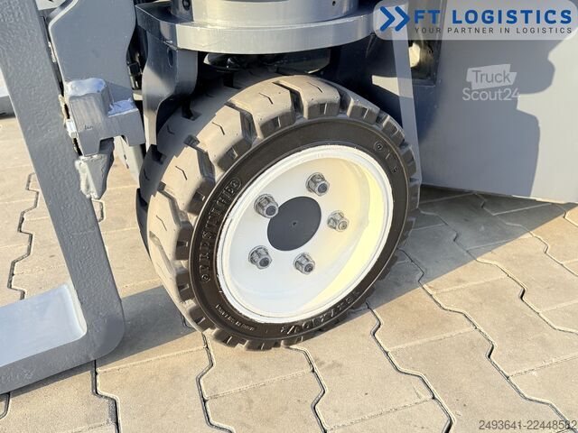 četvorosmerni viljuškar Combilift CB3000 DIESEL TRIPLEX 4900 POSITIONER