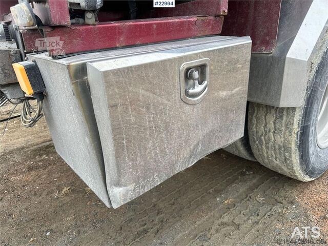   Elbo 2 axle dump trailer w/ remote control – just