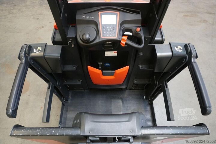 Hochhubkommissionierer Linde V 10 5212