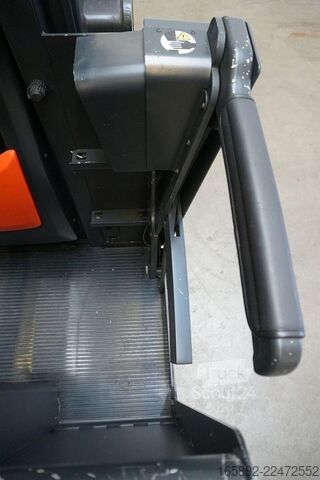 Hochhubkommissionierer Linde V 10 5212