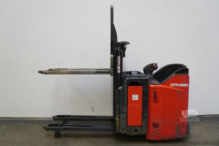 Hochhubwagen Linde D 12 SP 133