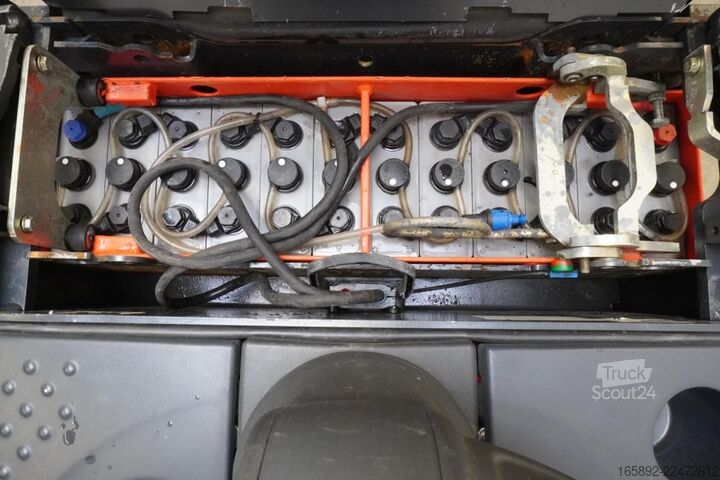 Hochhubwagen Linde D 12 SP 133