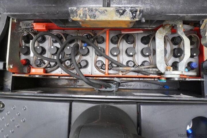 Hochhubwagen Linde D 12 SP 133