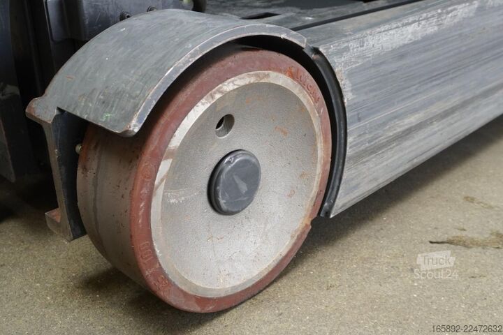 Schubmaststapler Linde R 14 1120