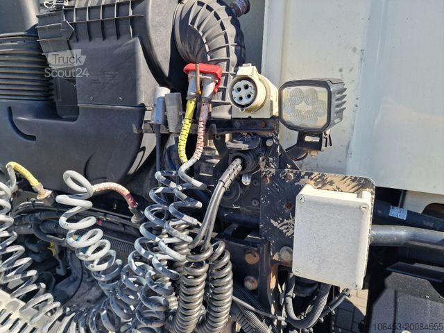 Ciągnik siodłowy typu volume DAF CF 400 Volumen verstellbare Hub Sattelplatte