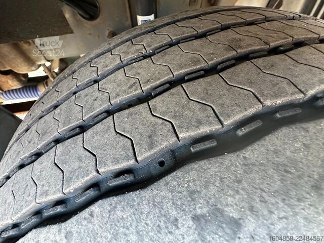 شاحنة نقل سيارات مغلقة Volvo FL6 12 / EURO 3 / HANDGESCHAKELD / BLADGEVEERD ...