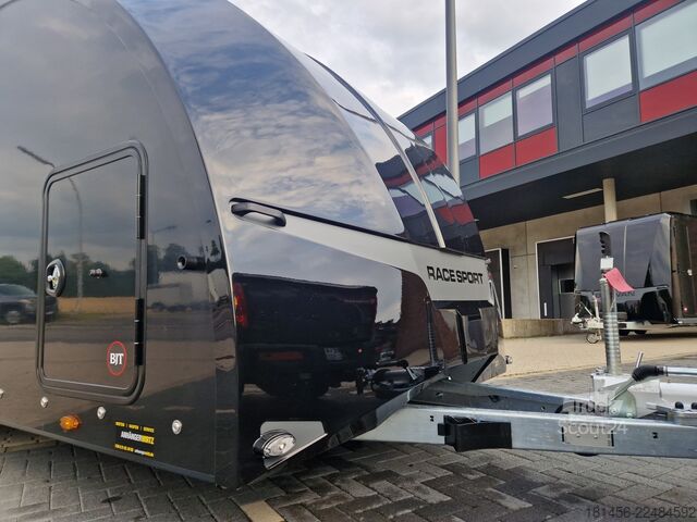 مقطورة ناقلة سيارات Brian James Trailers Race Sport 2025 550x210cm Neu verfügbar
