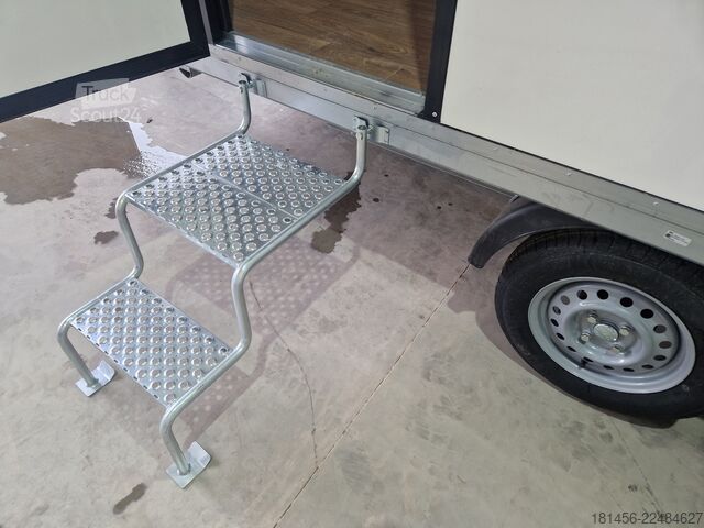 árusító utánfutó trailershop sale Event Messe Präsentation Bühne direkt