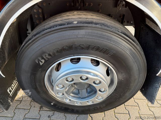 Kravas automašīnai uzstādīts celtnis RENAULT Premium Lander Pritsche mit Kran FASSI