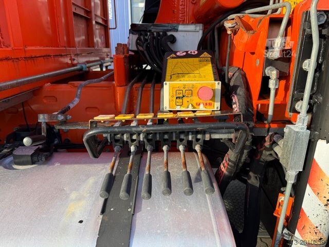 Automobilis ar plakanu platformu RENAULT Premium Lander Pritsche mit Kran FASSI