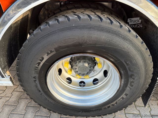 Automobilis ar plakanu platformu RENAULT Premium Lander Pritsche mit Kran FASSI