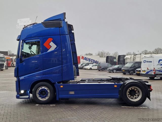 Standaard-SZM Volvo FH 13.500 Globetrotter 4x2 - I parkcool - Full ...
