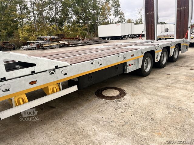 Низкорамный полуприцеп Möslein ST 3  3 Achs Satteltieflader neu