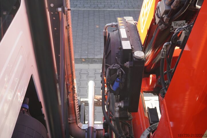 Wywrotka z HDS Renault C380 E6 6×4 / HDS Fassi F135 2700 MTH /