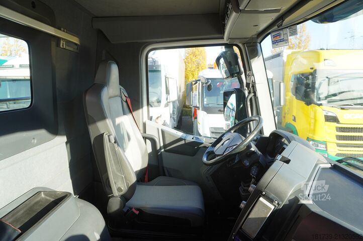 Wywrotka z HDS Renault C380 E6 6×4 / HDS Fassi F135 2700 MTH /