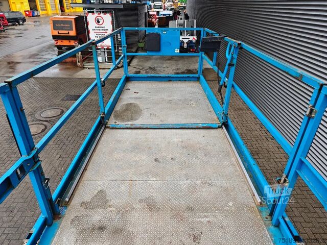 Žirklinis keltuvas Genie GS 4390 4x4