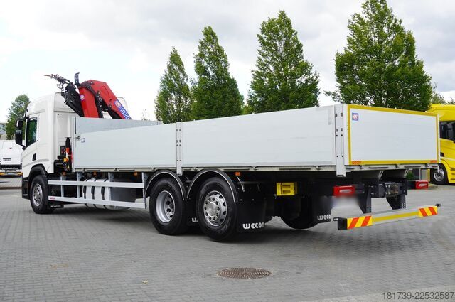 Plattform mit Kran SCANIA P410 B 6x2 / 2024 / 90 tho. km! / HMF