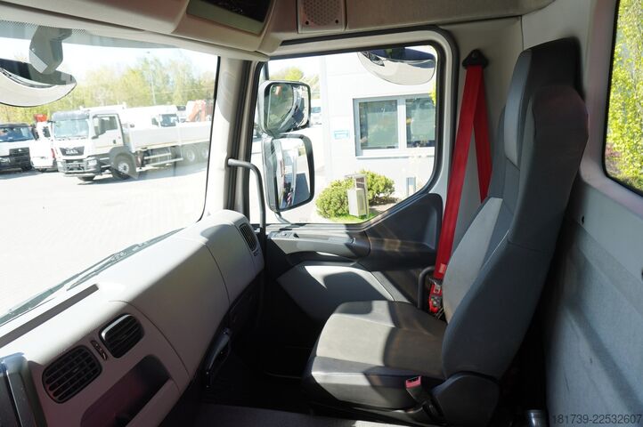 Platform met kraan Renault C280 DTI 8/ FASSI crane F135a.22 /15EPAL