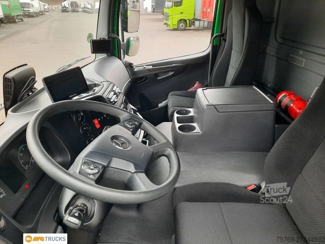 LKW mit Kofferaufbau MERCEDES-BENZ 1524 L Koffer 7,35 m mit Tür + LBW 2t
