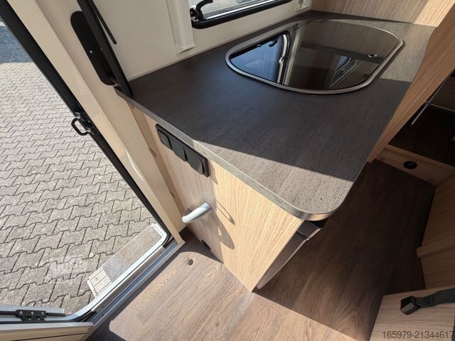 Yarı entegre karavan SUNLIGHT V66