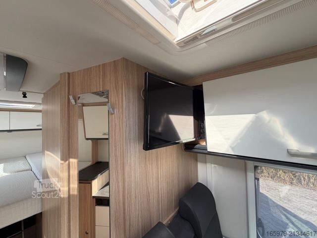 Yarı entegre karavan SUNLIGHT V66