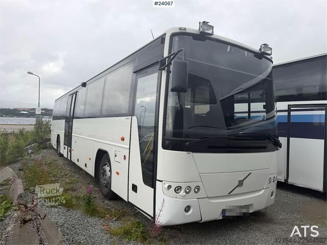 туристически автобус Volvo B12B bus w/ 49 seats and 15 standing spaces