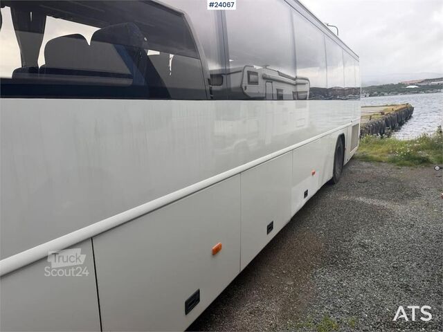 туристически автобус Volvo B12B bus w/ 49 seats and 15 standing spaces