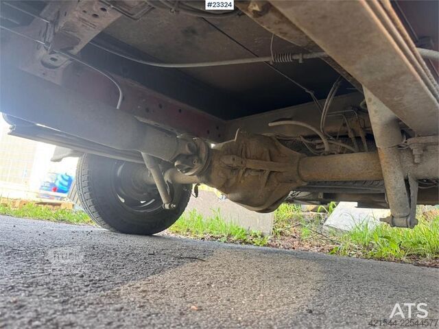 عربة ستيشن واغن ذات سقف مرتفع Ford Transit 8-pallet box truck – repair object