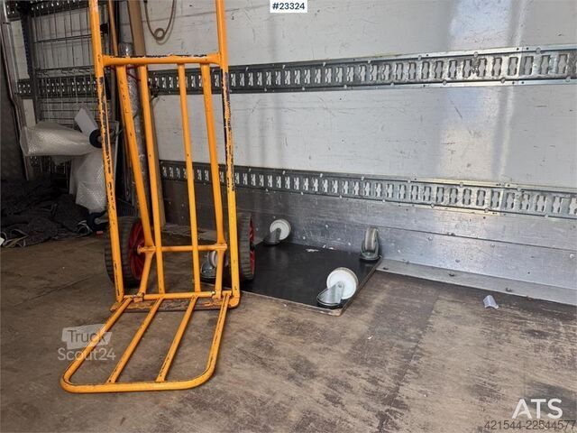 عربة ستيشن واغن ذات سقف مرتفع Ford Transit 8-pallet box truck – repair object