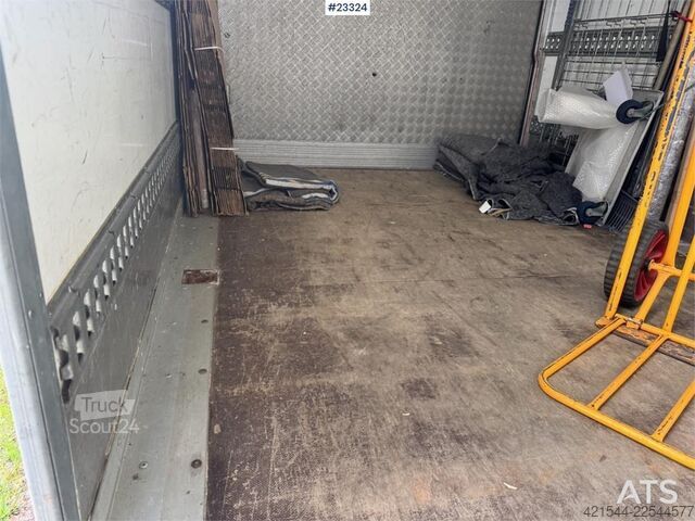 عربة ستيشن واغن ذات سقف مرتفع Ford Transit 8-pallet box truck – repair object