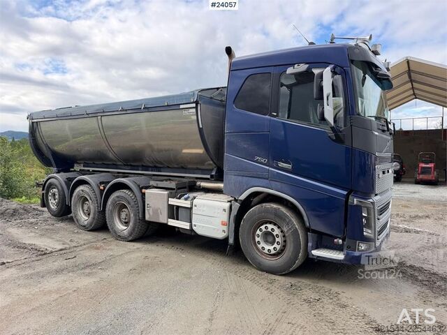 Kipper Volvo FH16 8x4 Tipper Truck with Asphalt Body and Stone