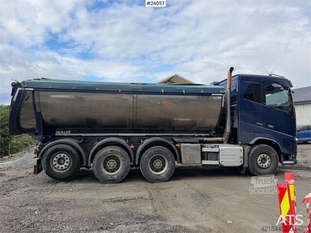 Kipper Volvo FH16 8x4 Tipper Truck with Asphalt Body and Stone