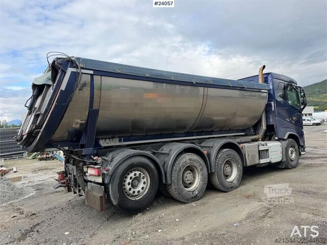 Kipper Volvo FH16 8x4 Tipper Truck with Asphalt Body and Stone