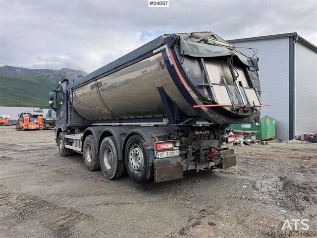 Kipper Volvo FH16 8x4 Tipper Truck with Asphalt Body and Stone