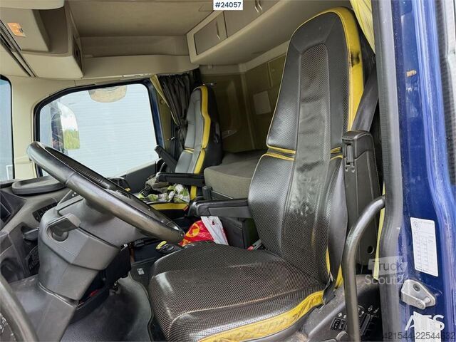 Kipper Volvo FH16 8x4 Tipper Truck with Asphalt Body and Stone