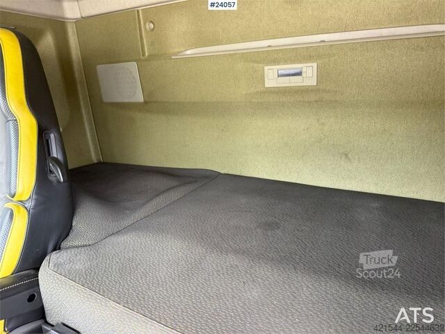 Damperli kamyon Volvo FH16 8x4 Tipper Truck with Asphalt Body and Stone