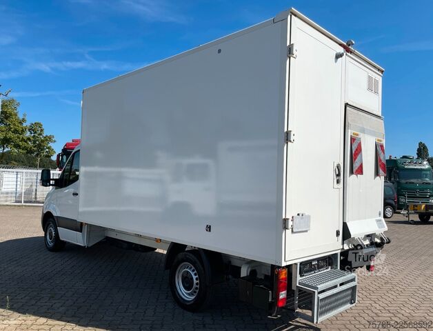 Кутиевиден ван MERCEDES-BENZ Sprinter 315 CDI L3 Koffer/ LBW 750 kg/ Tür/ AC