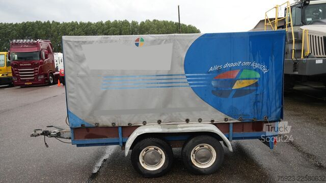 EQUIPE Taurpalin-aanhangwagen met gebroken as! EQUIPE Taurpalin trailer broken axle!
