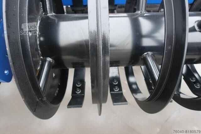 Jordbruksmaskin  Multi purpose subsoiler U638 4 m 12 dents